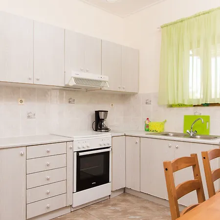 Spacious Two Bedroom 公寓